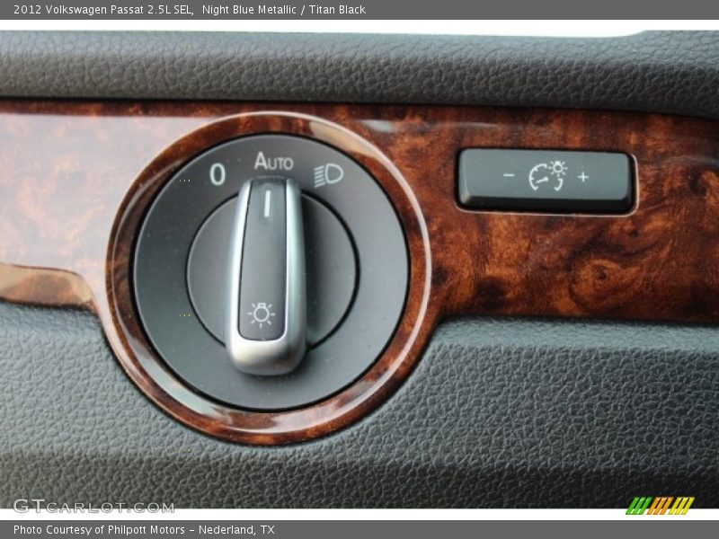 Night Blue Metallic / Titan Black 2012 Volkswagen Passat 2.5L SEL