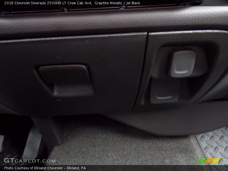 Graphite Metallic / Jet Black 2018 Chevrolet Silverado 2500HD LT Crew Cab 4x4