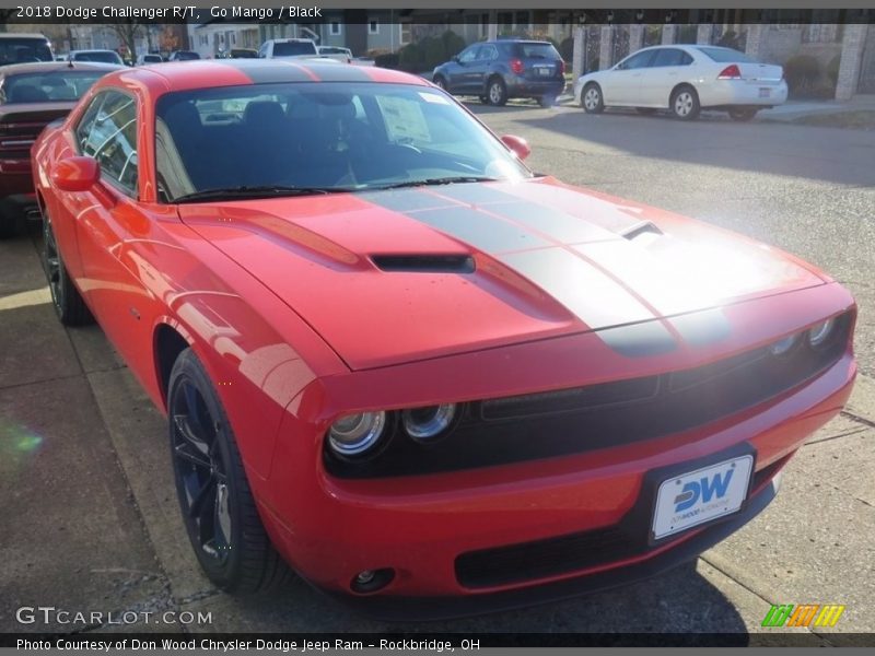 Go Mango / Black 2018 Dodge Challenger R/T