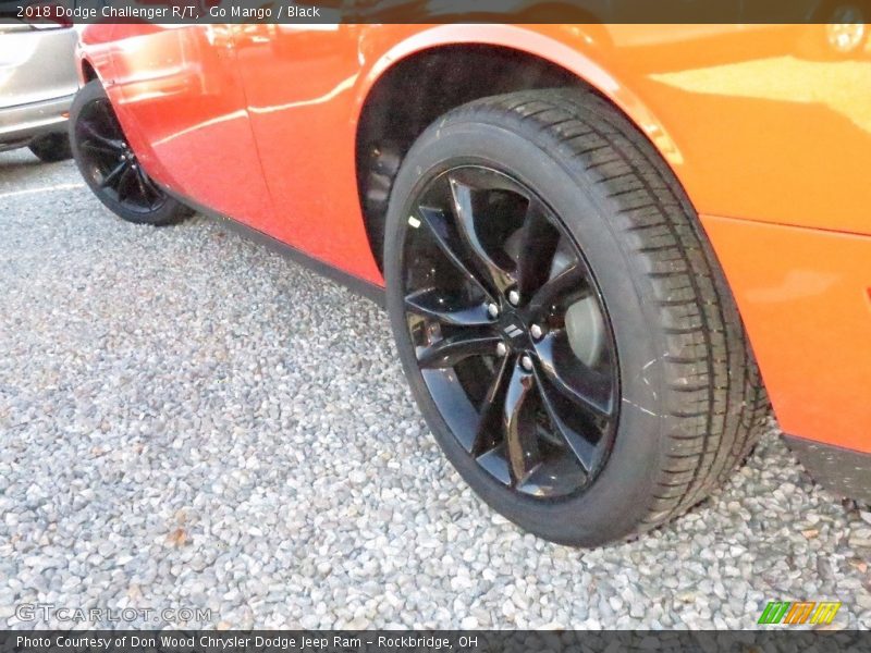 Go Mango / Black 2018 Dodge Challenger R/T