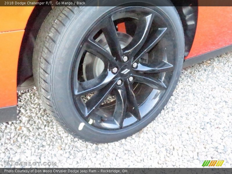 Go Mango / Black 2018 Dodge Challenger R/T