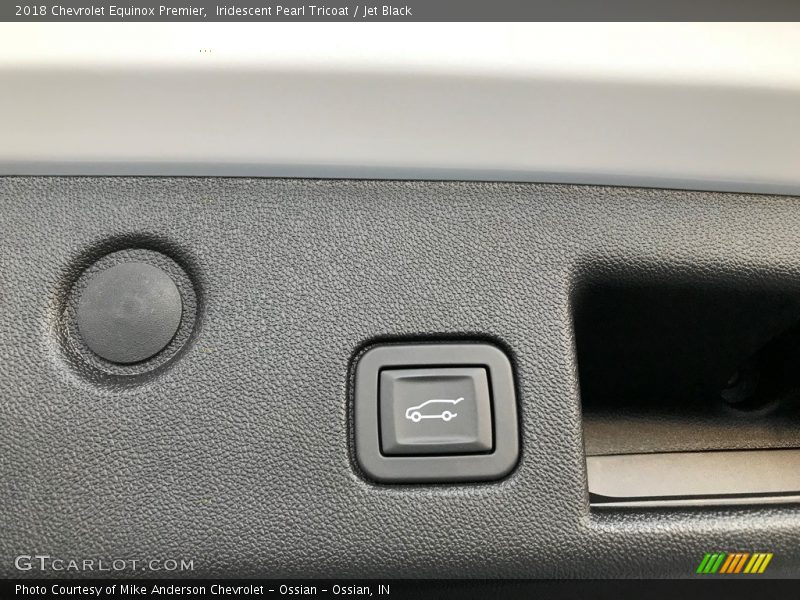 Iridescent Pearl Tricoat / Jet Black 2018 Chevrolet Equinox Premier