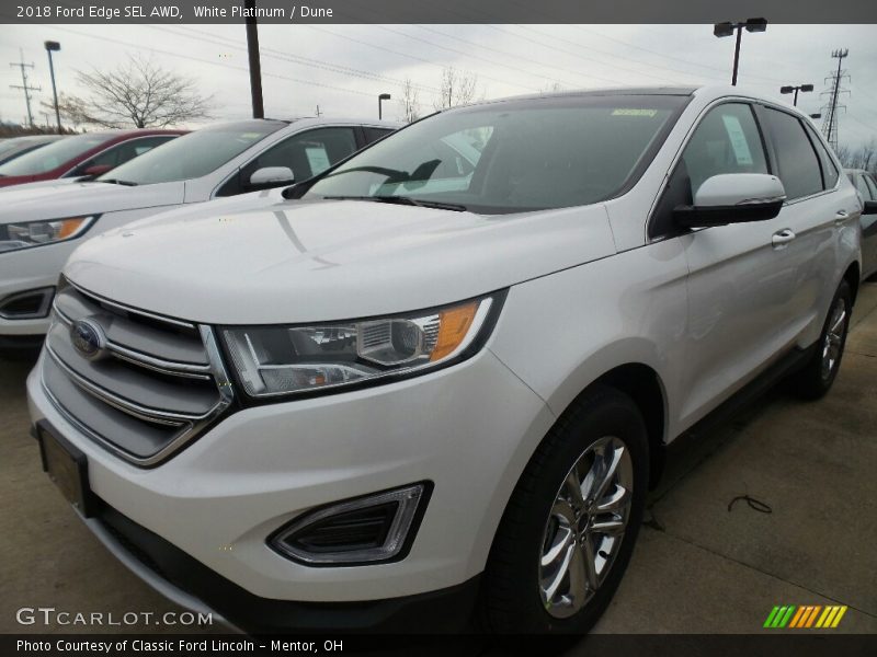 Front 3/4 View of 2018 Edge SEL AWD