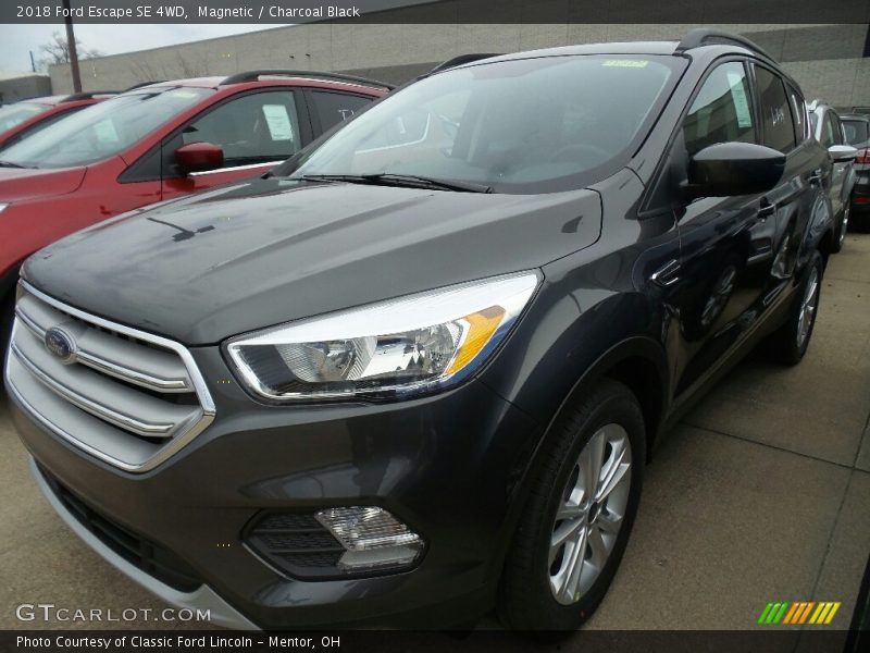 Magnetic / Charcoal Black 2018 Ford Escape SE 4WD