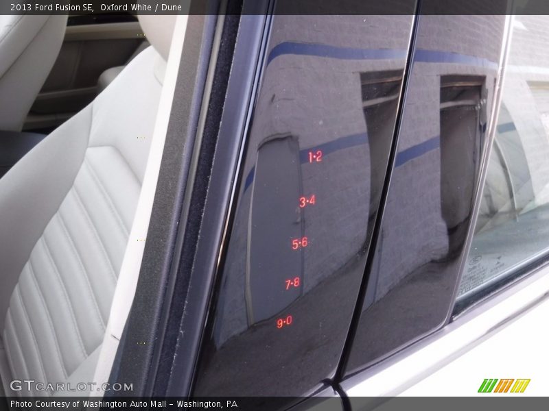 Oxford White / Dune 2013 Ford Fusion SE