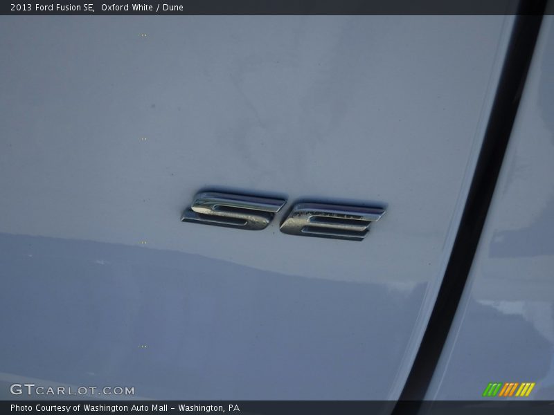 Oxford White / Dune 2013 Ford Fusion SE