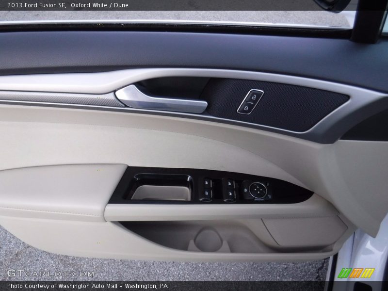 Oxford White / Dune 2013 Ford Fusion SE