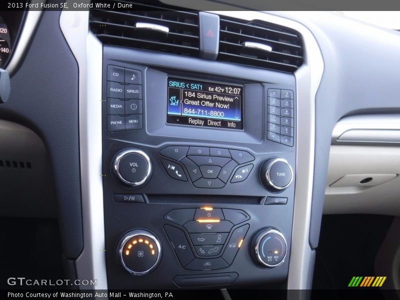 Oxford White / Dune 2013 Ford Fusion SE