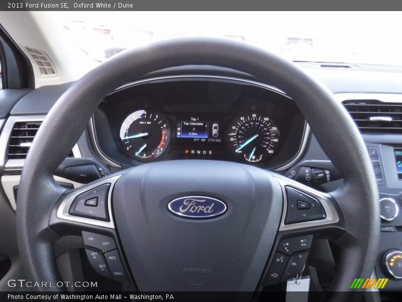 Oxford White / Dune 2013 Ford Fusion SE