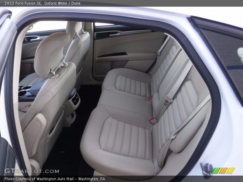Oxford White / Dune 2013 Ford Fusion SE