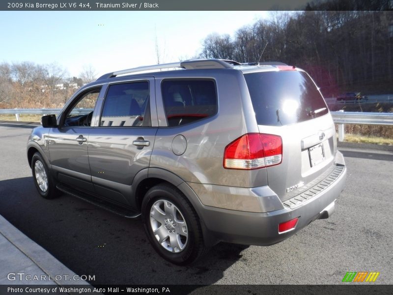 Titanium Silver / Black 2009 Kia Borrego LX V6 4x4