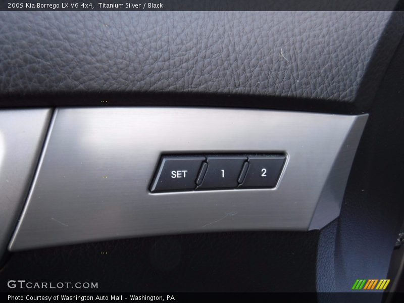 Titanium Silver / Black 2009 Kia Borrego LX V6 4x4