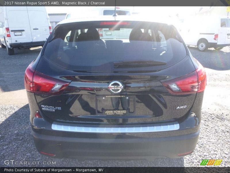 Magnetic Black / Charcoal 2017 Nissan Rogue Sport S AWD