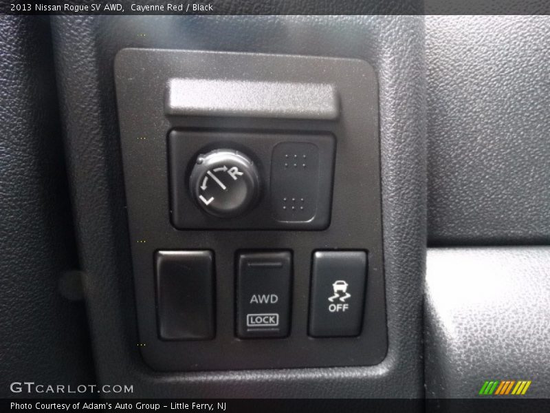 Cayenne Red / Black 2013 Nissan Rogue SV AWD