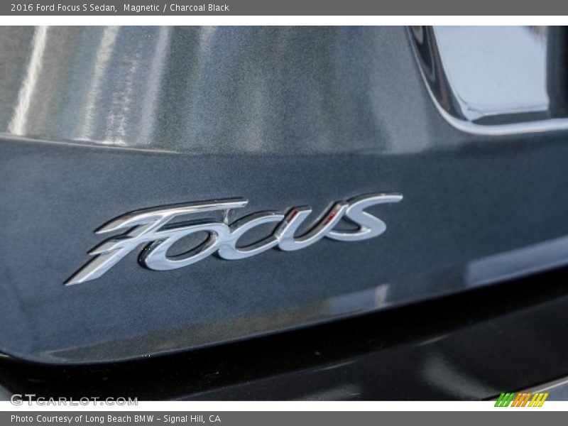 Magnetic / Charcoal Black 2016 Ford Focus S Sedan