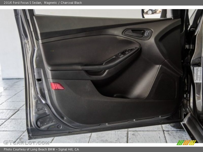 Magnetic / Charcoal Black 2016 Ford Focus S Sedan
