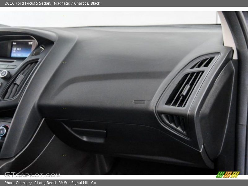 Magnetic / Charcoal Black 2016 Ford Focus S Sedan