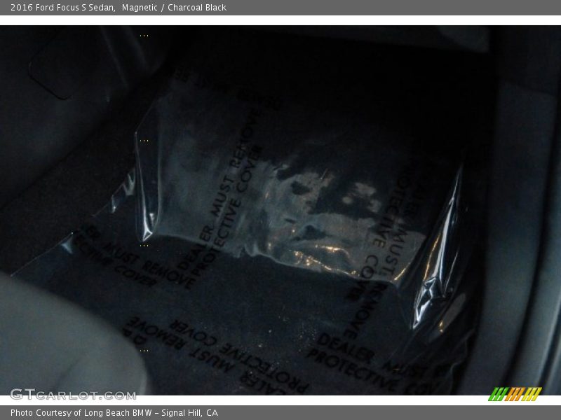 Magnetic / Charcoal Black 2016 Ford Focus S Sedan