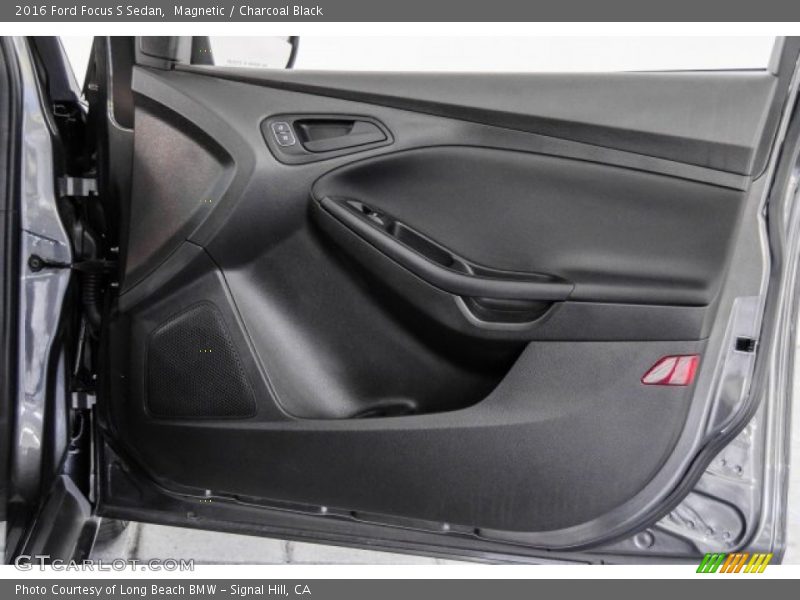 Magnetic / Charcoal Black 2016 Ford Focus S Sedan