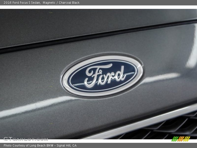 Magnetic / Charcoal Black 2016 Ford Focus S Sedan