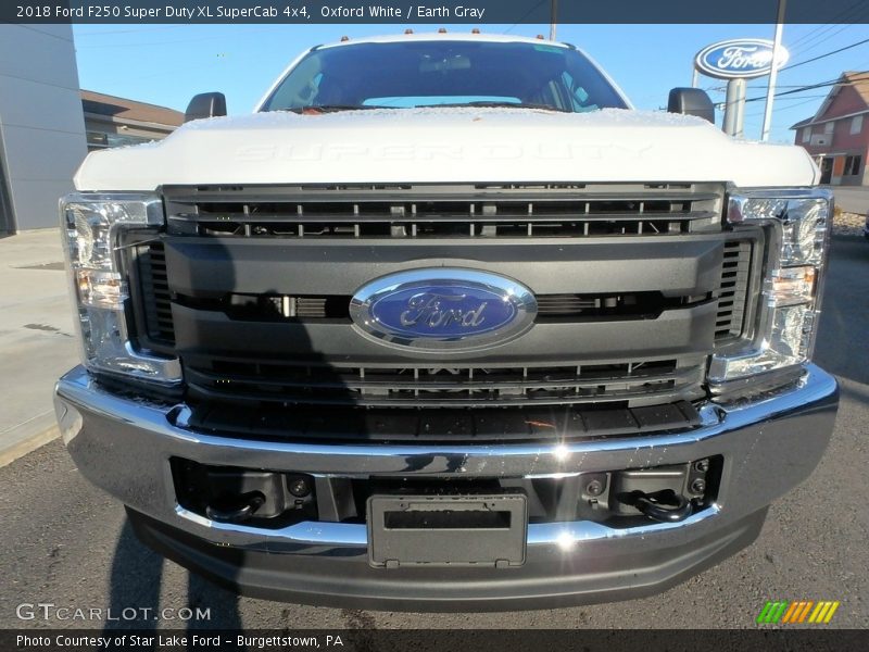 Oxford White / Earth Gray 2018 Ford F250 Super Duty XL SuperCab 4x4