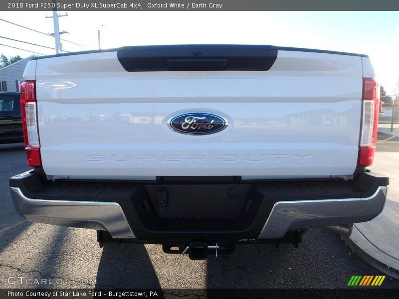 Oxford White / Earth Gray 2018 Ford F250 Super Duty XL SuperCab 4x4