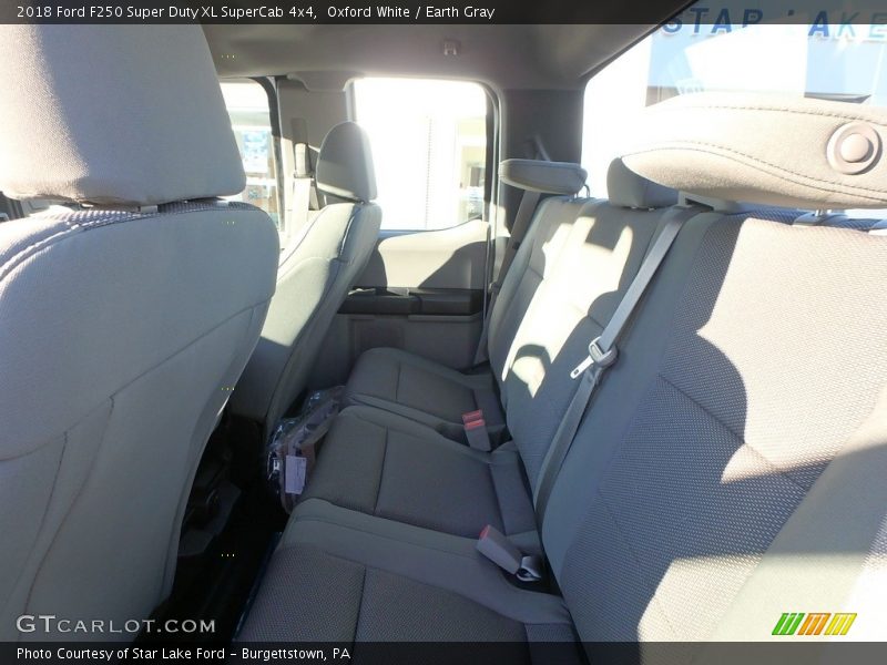 Oxford White / Earth Gray 2018 Ford F250 Super Duty XL SuperCab 4x4