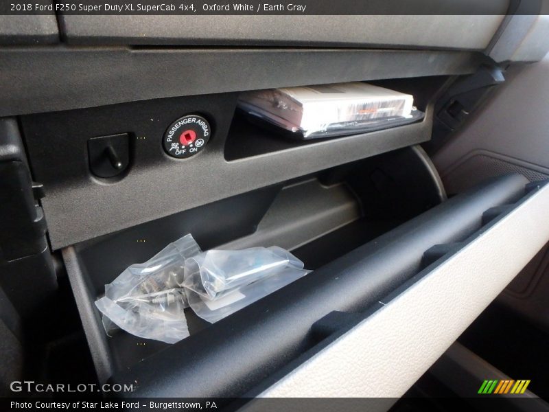 Oxford White / Earth Gray 2018 Ford F250 Super Duty XL SuperCab 4x4