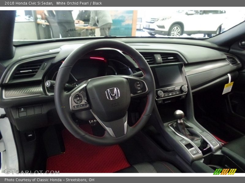 Dashboard of 2018 Civic Si Sedan