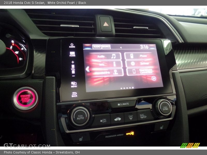 Controls of 2018 Civic Si Sedan
