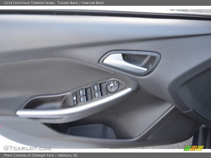 Tuxedo Black / Charcoal Black 2014 Ford Focus Titanium Sedan