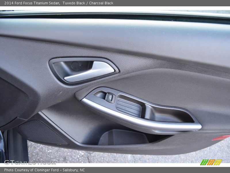 Tuxedo Black / Charcoal Black 2014 Ford Focus Titanium Sedan