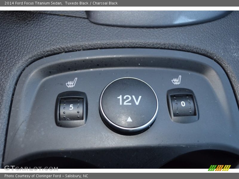 Tuxedo Black / Charcoal Black 2014 Ford Focus Titanium Sedan