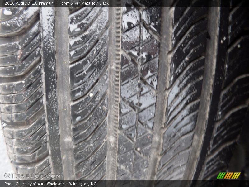 Florett Silver Metallic / Black 2016 Audi A3 1.8 Premium