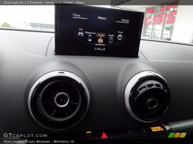 Florett Silver Metallic / Black 2016 Audi A3 1.8 Premium