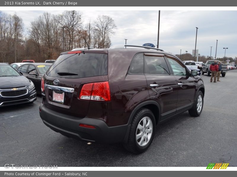 Dark Cherry / Beige 2013 Kia Sorento LX