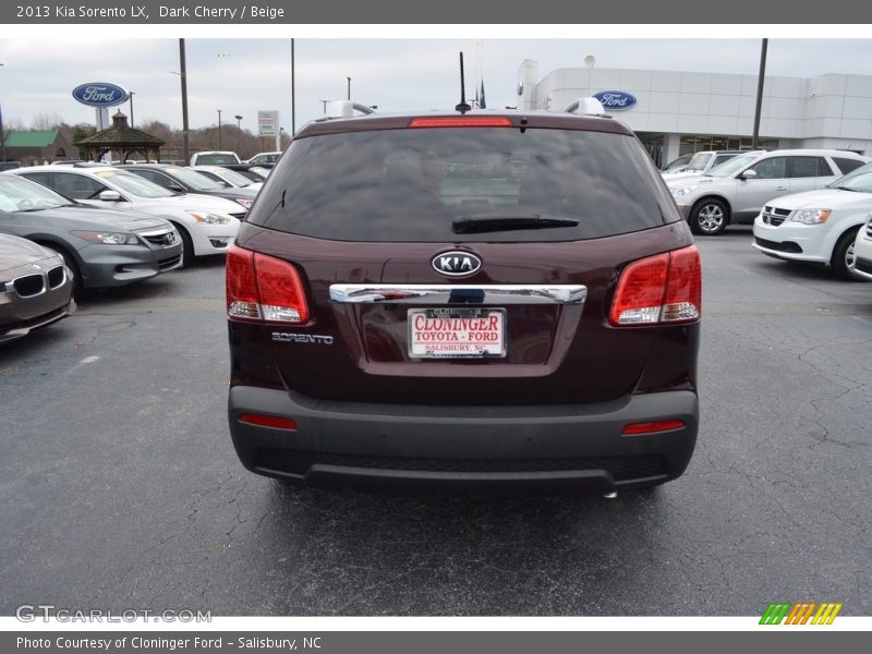 Dark Cherry / Beige 2013 Kia Sorento LX