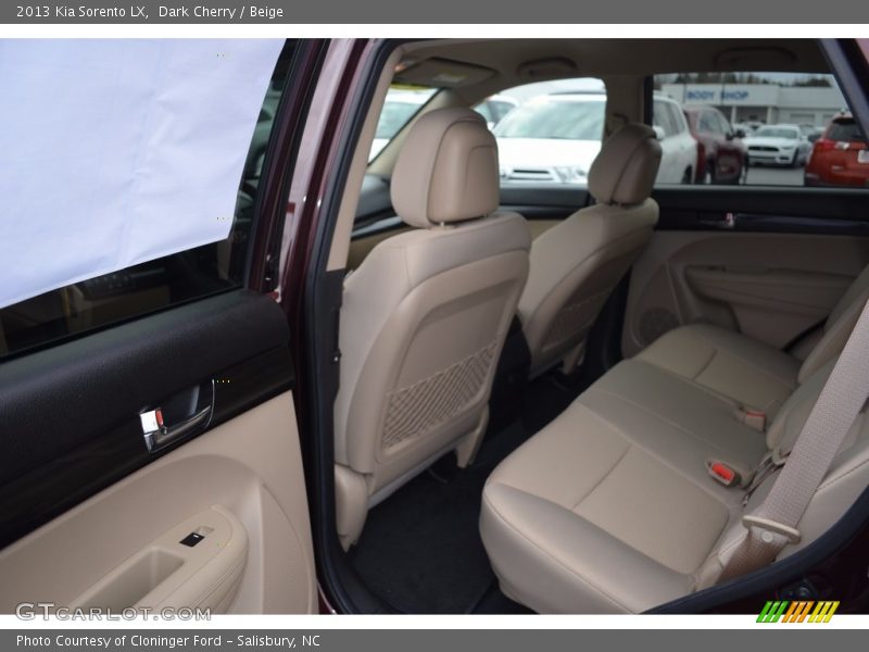 Dark Cherry / Beige 2013 Kia Sorento LX