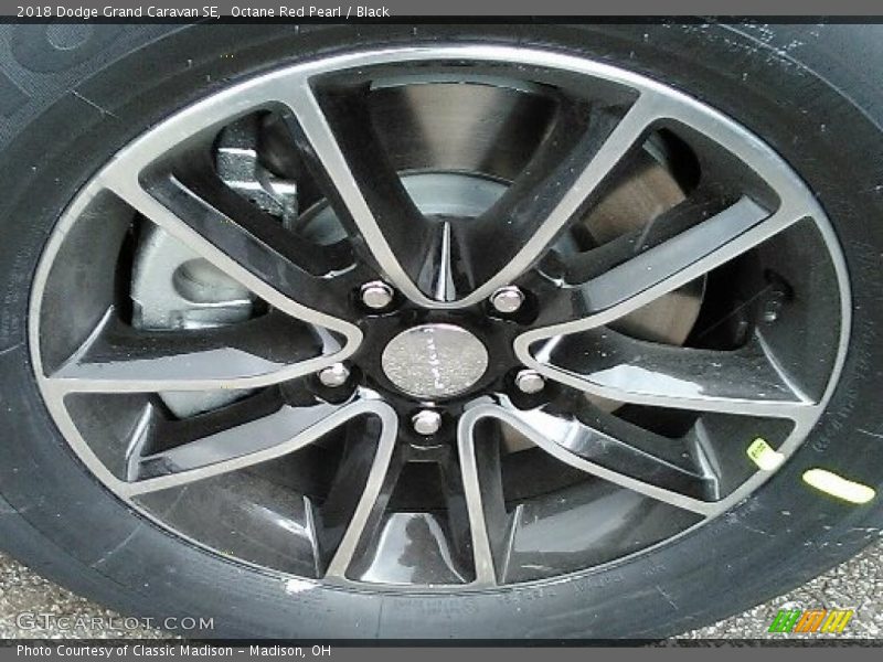 Octane Red Pearl / Black 2018 Dodge Grand Caravan SE