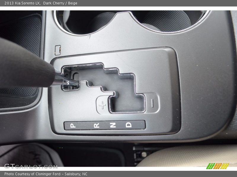 Dark Cherry / Beige 2013 Kia Sorento LX