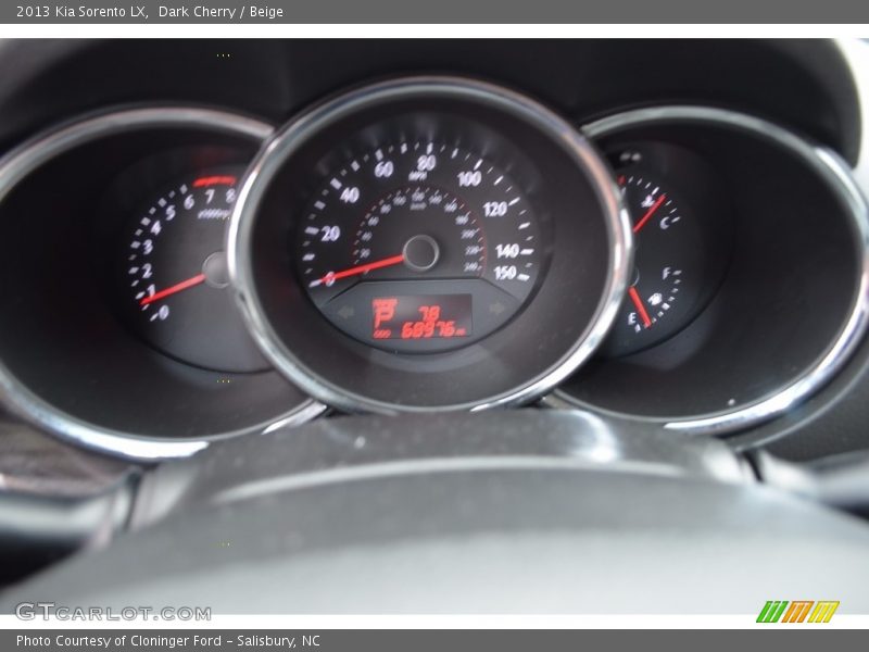 Dark Cherry / Beige 2013 Kia Sorento LX