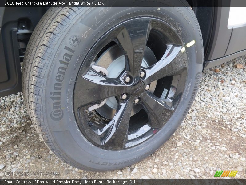 Bright White / Black 2018 Jeep Cherokee Latitude 4x4