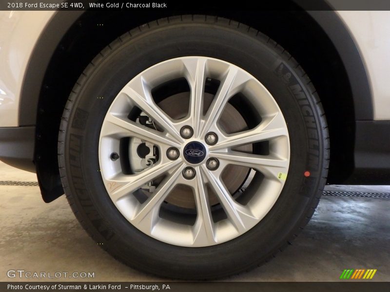White Gold / Charcoal Black 2018 Ford Escape SE 4WD