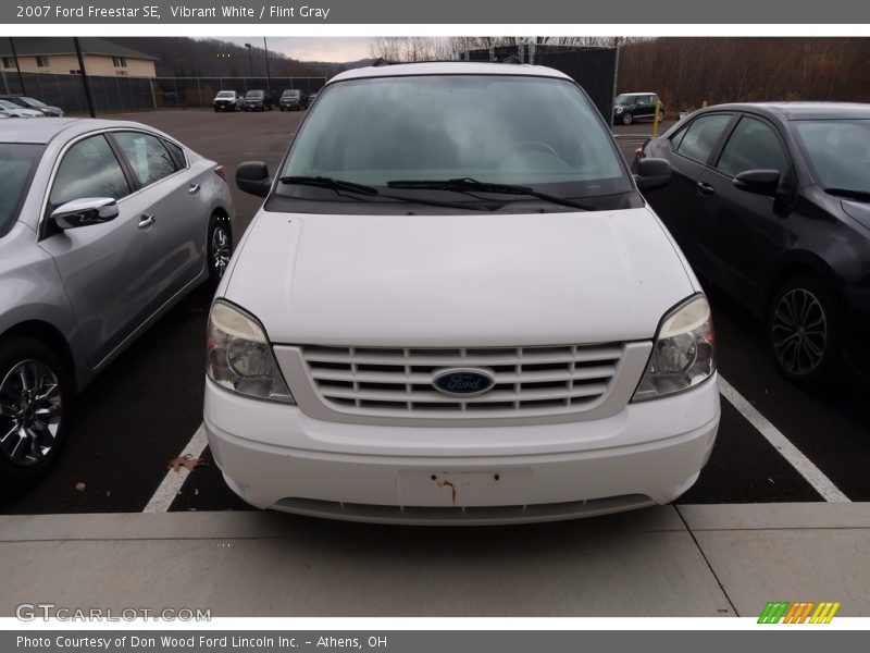 Vibrant White / Flint Gray 2007 Ford Freestar SE