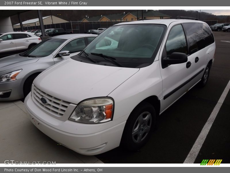 Vibrant White / Flint Gray 2007 Ford Freestar SE