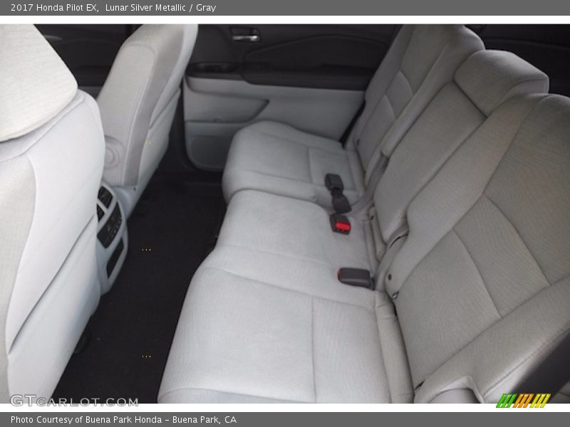 Lunar Silver Metallic / Gray 2017 Honda Pilot EX