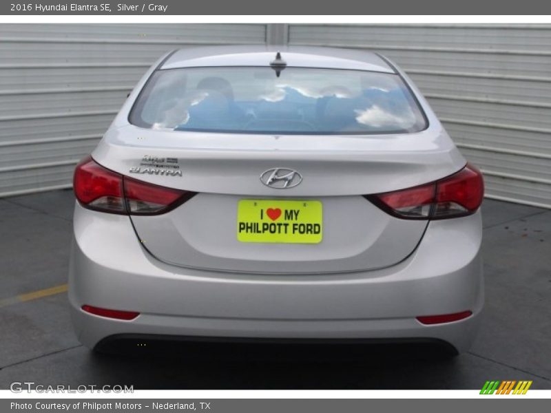 Silver / Gray 2016 Hyundai Elantra SE