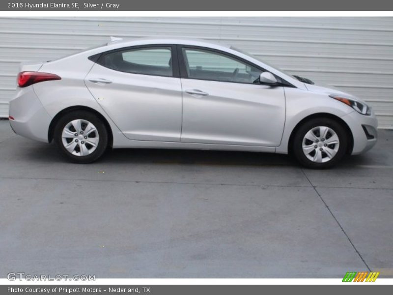 Silver / Gray 2016 Hyundai Elantra SE