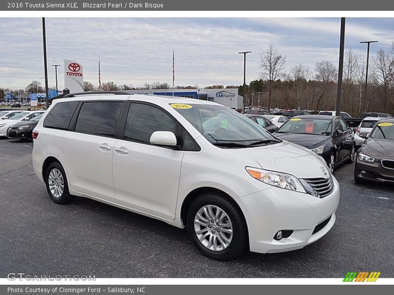 Blizzard Pearl / Dark Bisque 2016 Toyota Sienna XLE