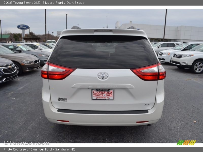 Blizzard Pearl / Dark Bisque 2016 Toyota Sienna XLE